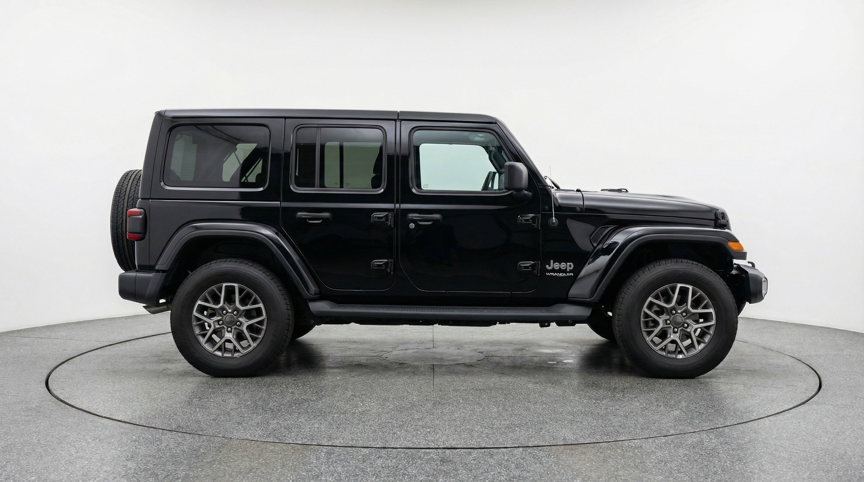 Used 2025 Jeep Wrangler Sahara image 11