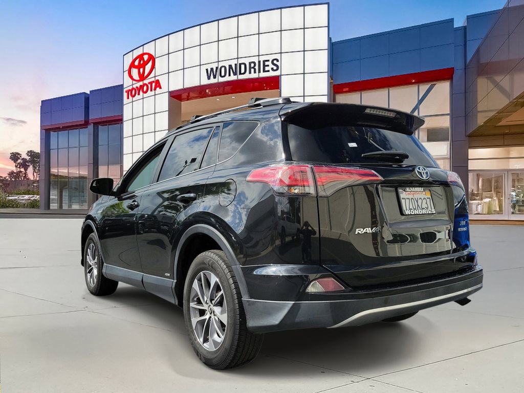 Used 2017 Toyota RAV4 XLE w/ Carpet Mat Package image 3