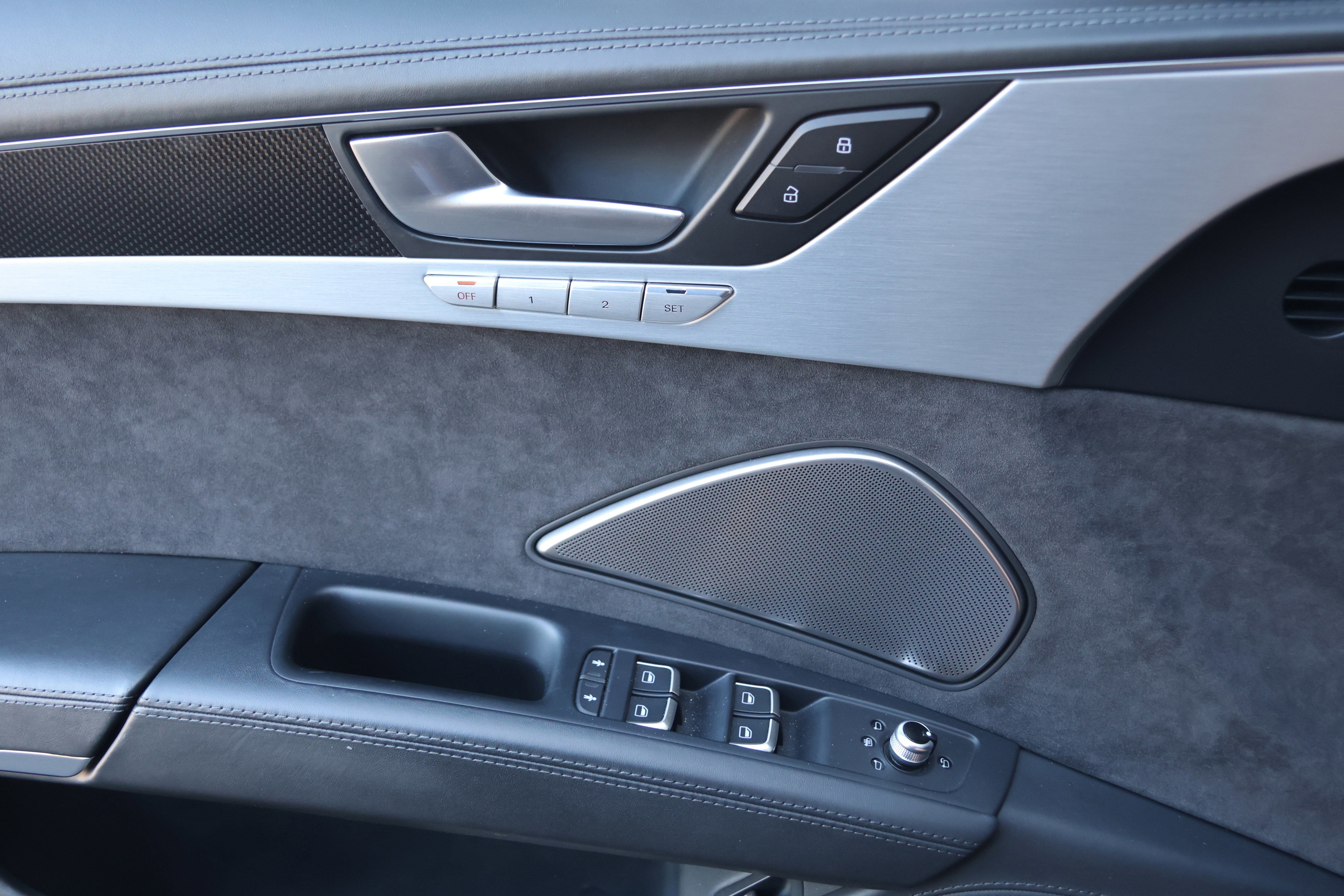 Used 2016 Audi S8 image 12