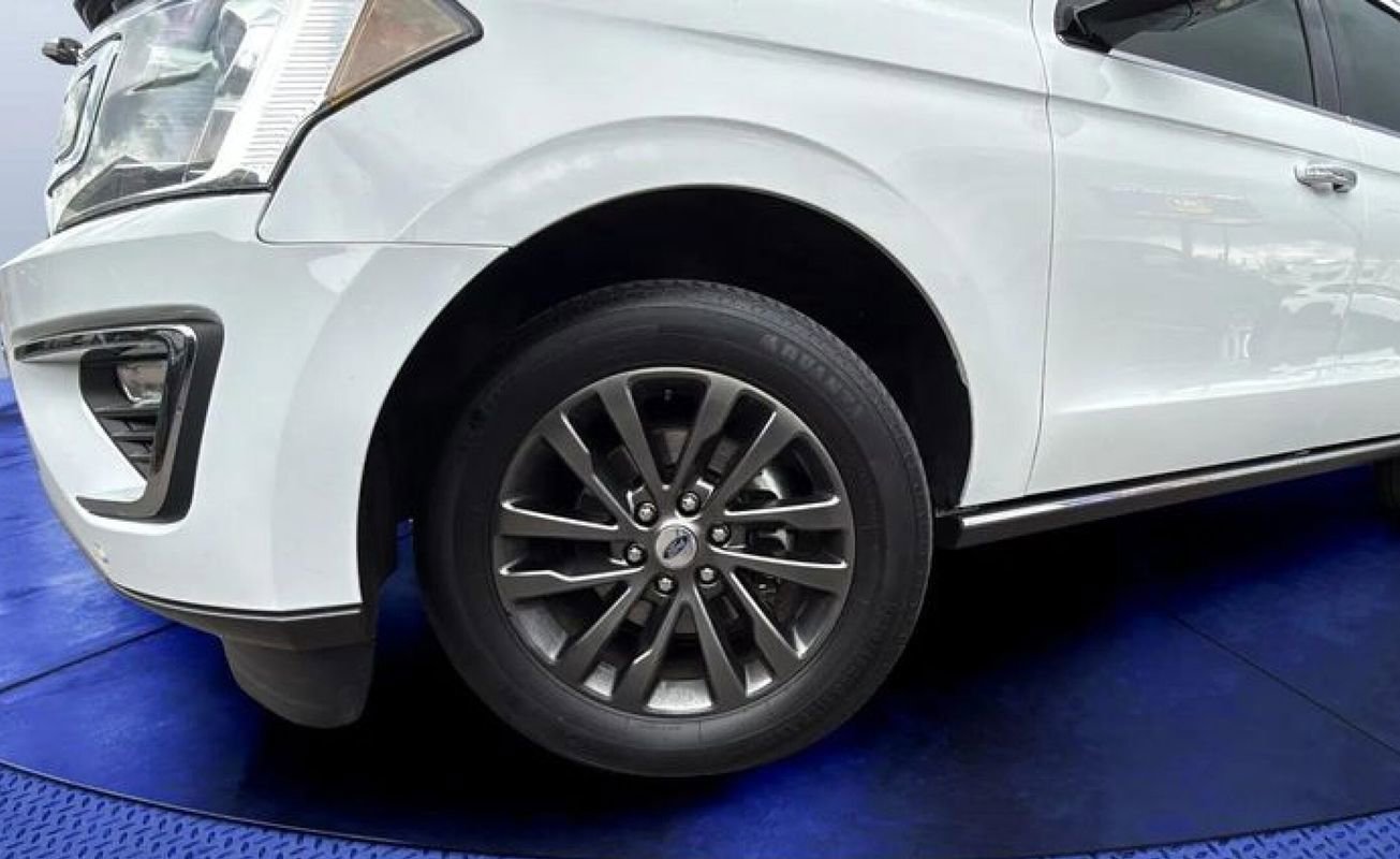 Used 2020 Ford Expedition Max Limited image 23