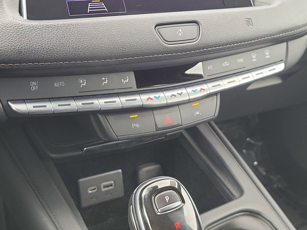 Used 2020 Cadillac XT4 Premium Luxury w/ Driver Awareness Package FWD image 33