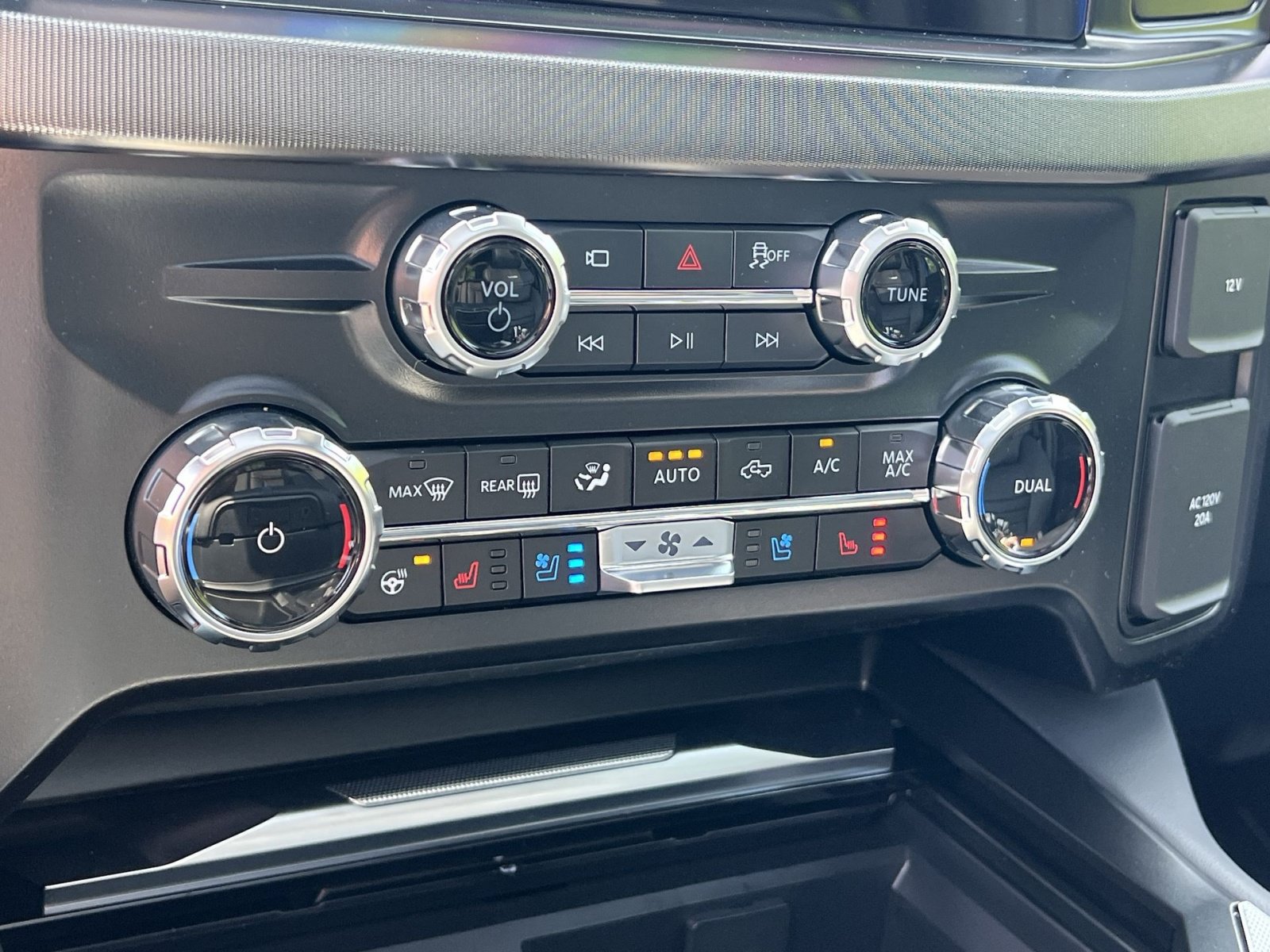 New 2026 Ford F450 Platinum AWD/4WD image 21