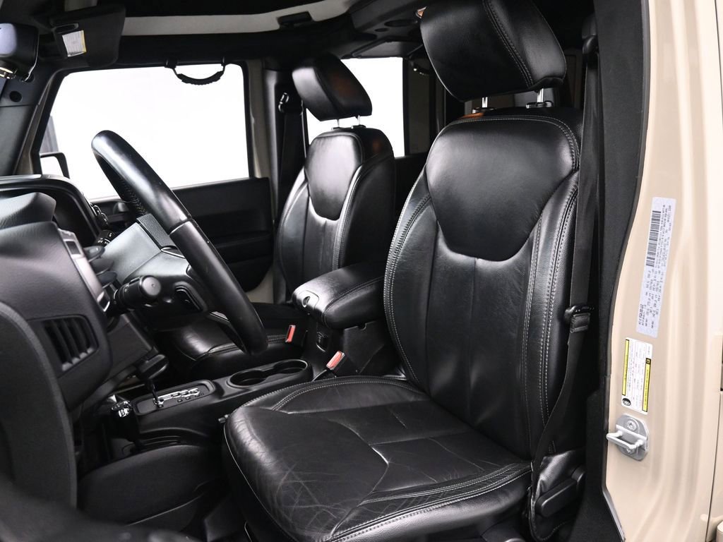 Used 2018 Jeep Wrangler Unlimited Sahara image 12