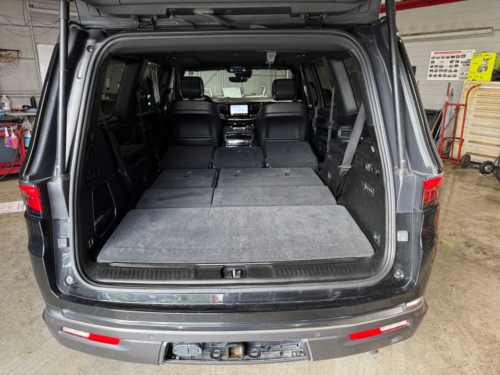 Certified 2022 Jeep Wagoneer Series III w/ Premium Group I AWD/4WD image 30