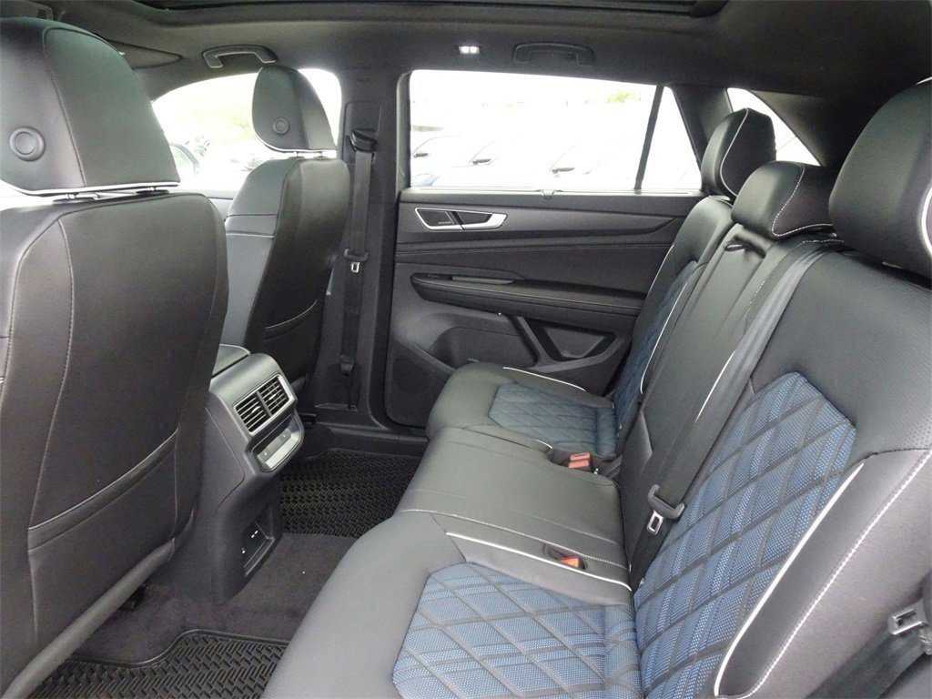 New 2024 Volkswagen Atlas Cross Sport SEL Premium R-Line image 12