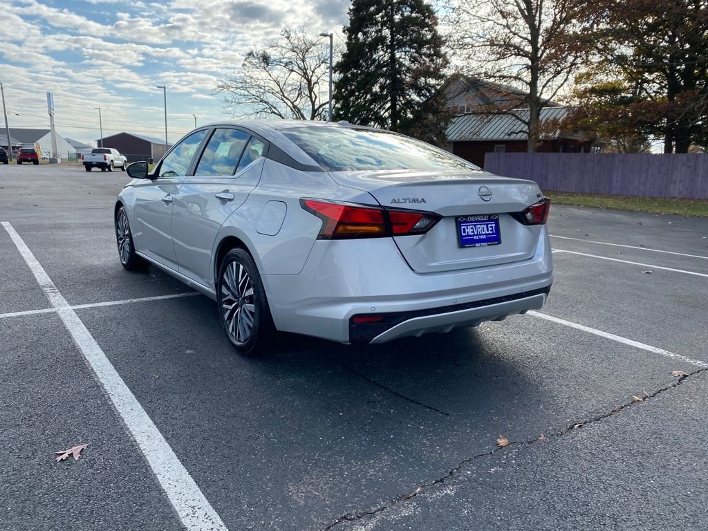 Used 2024 Nissan Altima 2.5 SV image 5