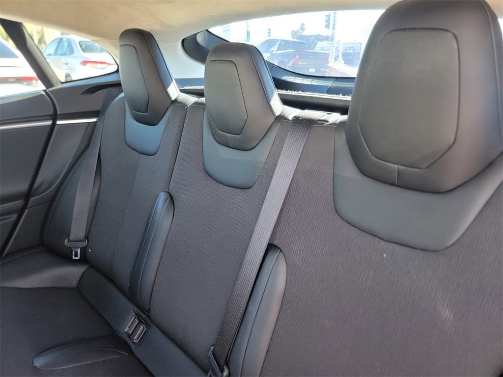 Used 2015 Tesla Model S image 16