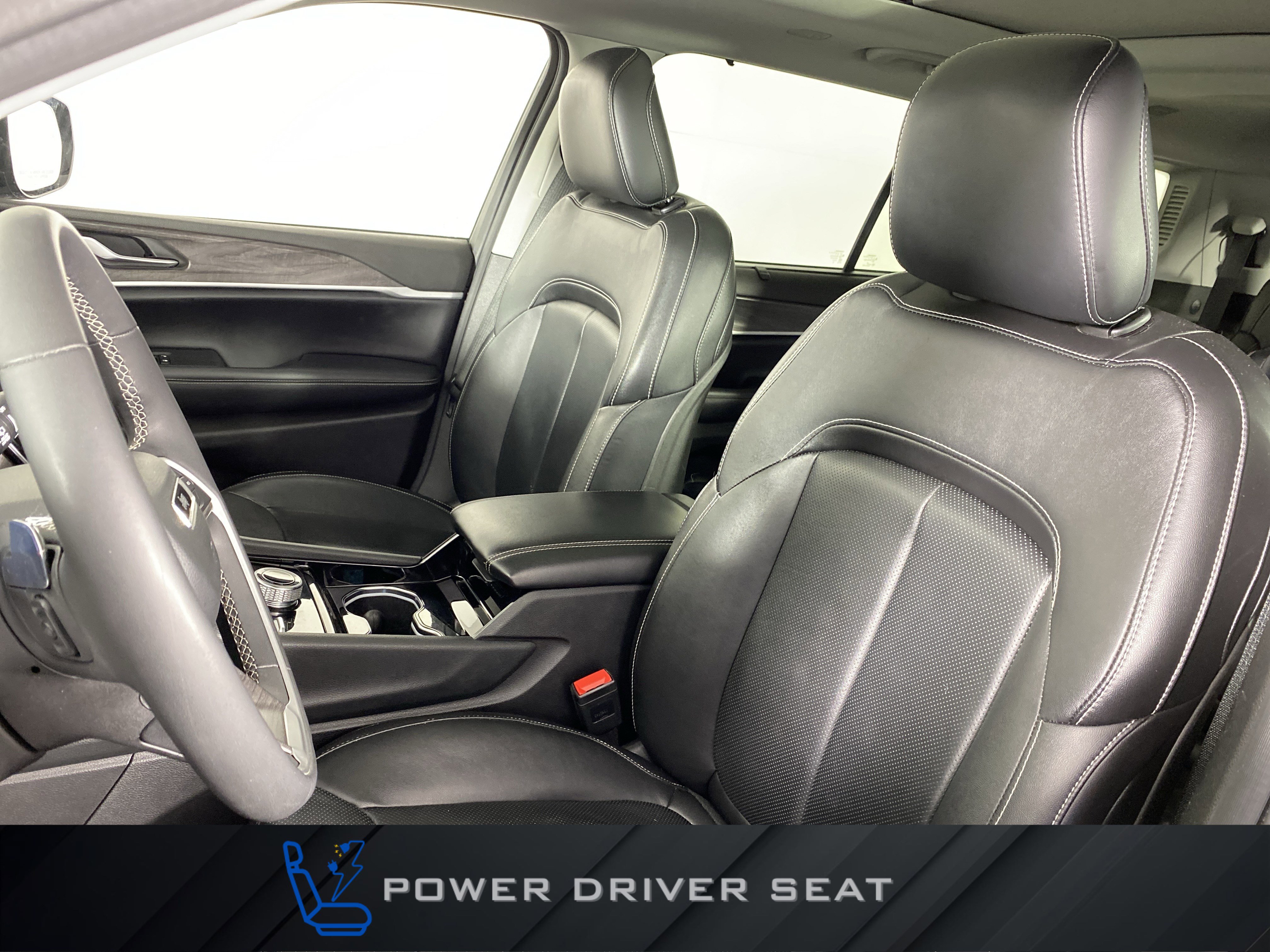 Used 2023 Jeep Grand Cherokee L Limited w/ Luxury Tech Group II image 16