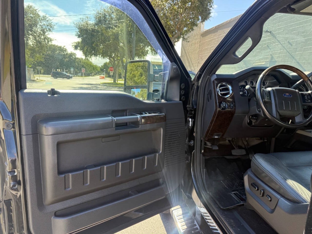 Used 2014 Ford F350 Platinum AWD/4WD image 89