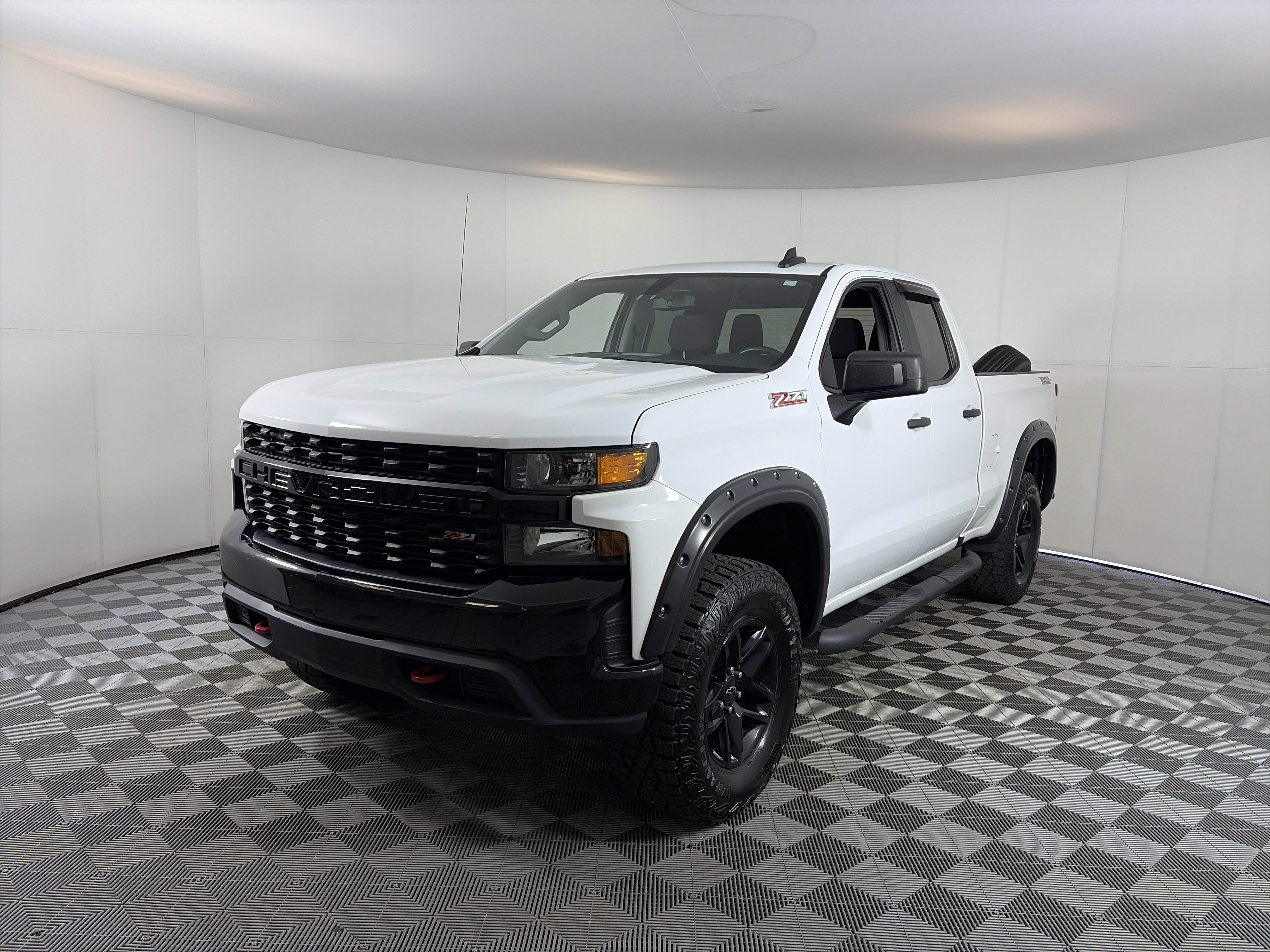 Used 2019 Chevrolet Silverado 1500 Custom Trail Boss w/ Custom Convenience Package image 2