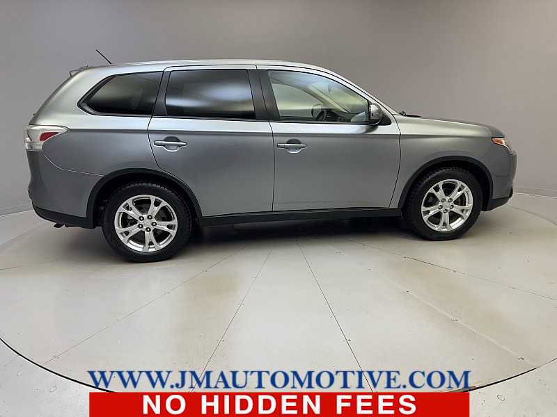 Used 2015 Mitsubishi Outlander SE AWD/4WD image 6