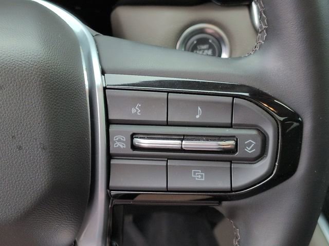 Used 2024 Chevrolet Colorado ZR2 w/ Technology Package AWD/4WD image 19