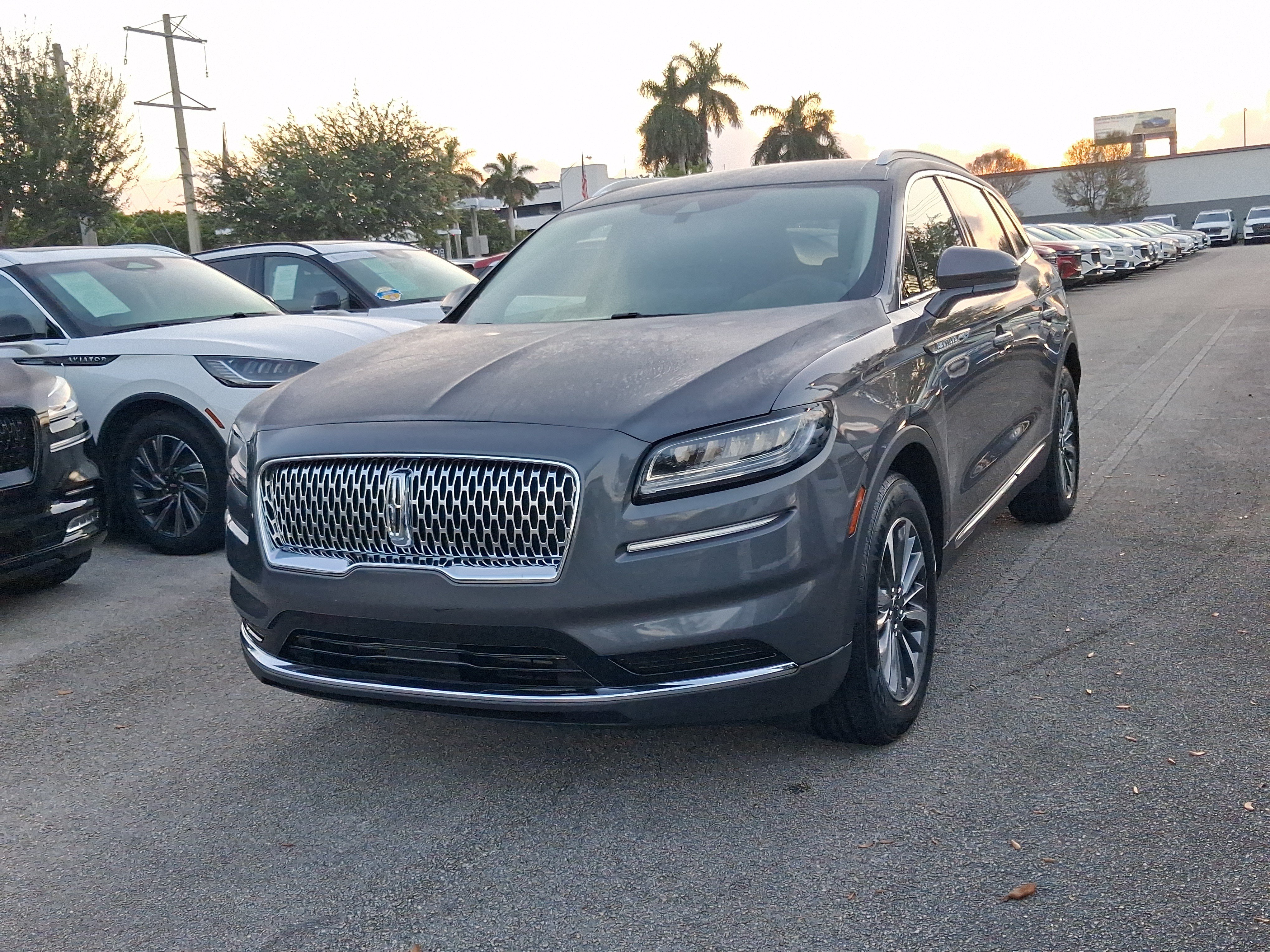 Certified 2022 Lincoln Nautilus FWD w/ Premium Package image 2