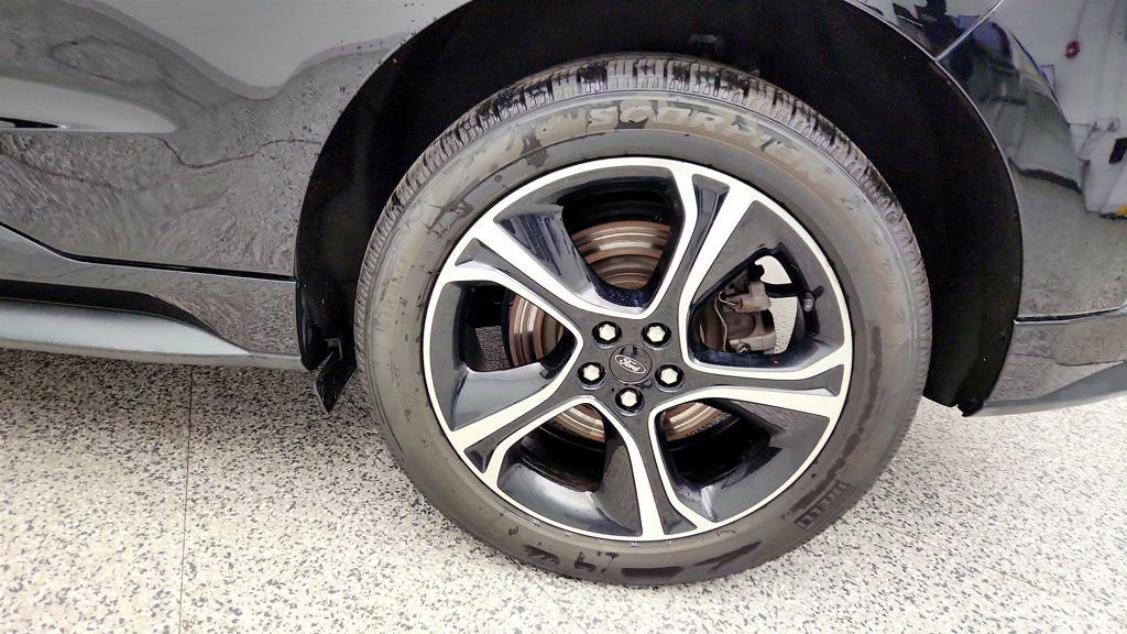 Used 2023 Ford Edge ST AWD/4WD image 9