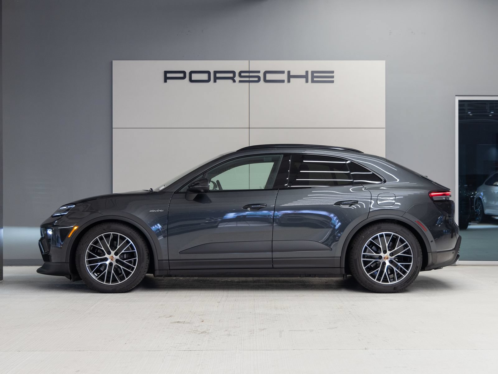 Certified 2026 Porsche Macan 4 Electric AWD/4WD image 2