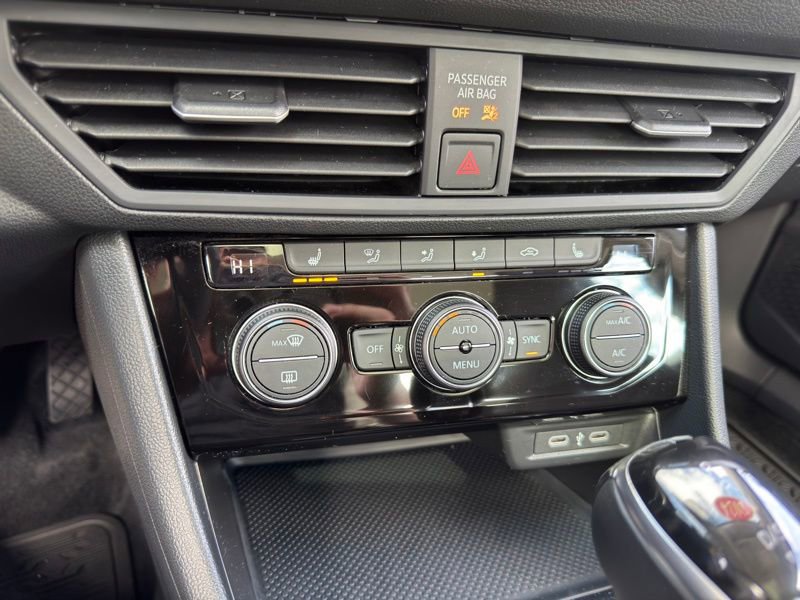 Used 2024 Volkswagen Jetta SE image 19