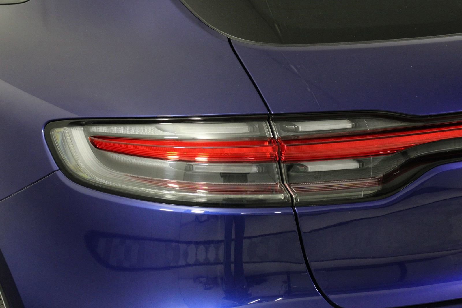 Certified 2023 Porsche Macan image 21