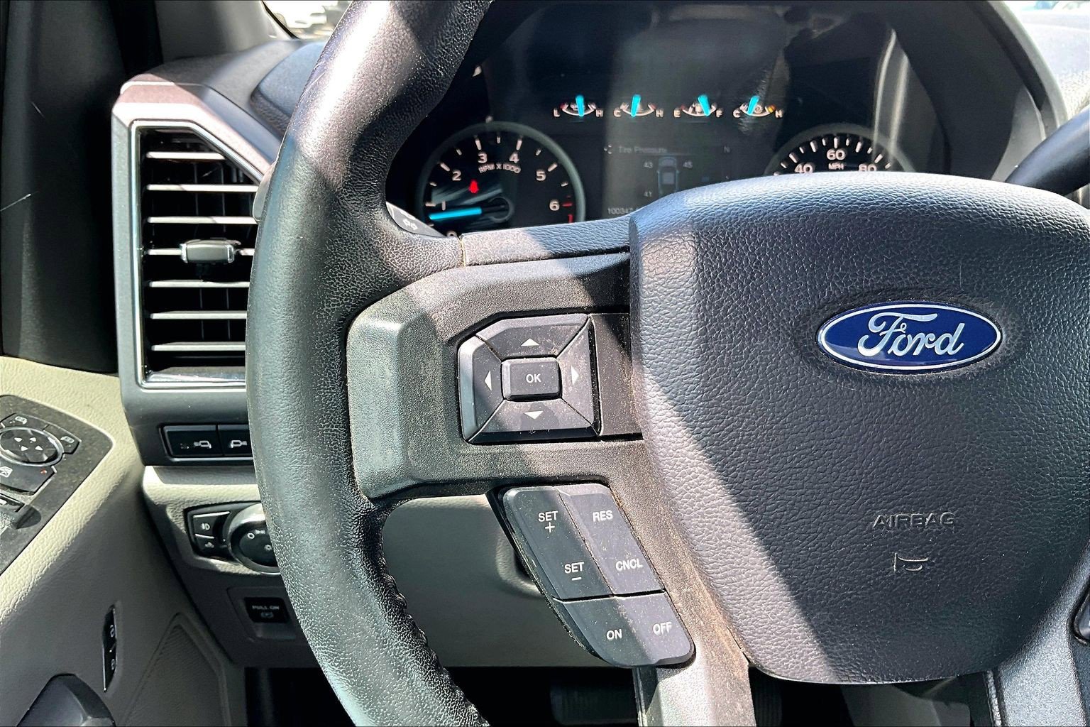 Used 2020 Ford F150 XLT w/ Equipment Group 302A Luxury AWD/4WD image 12