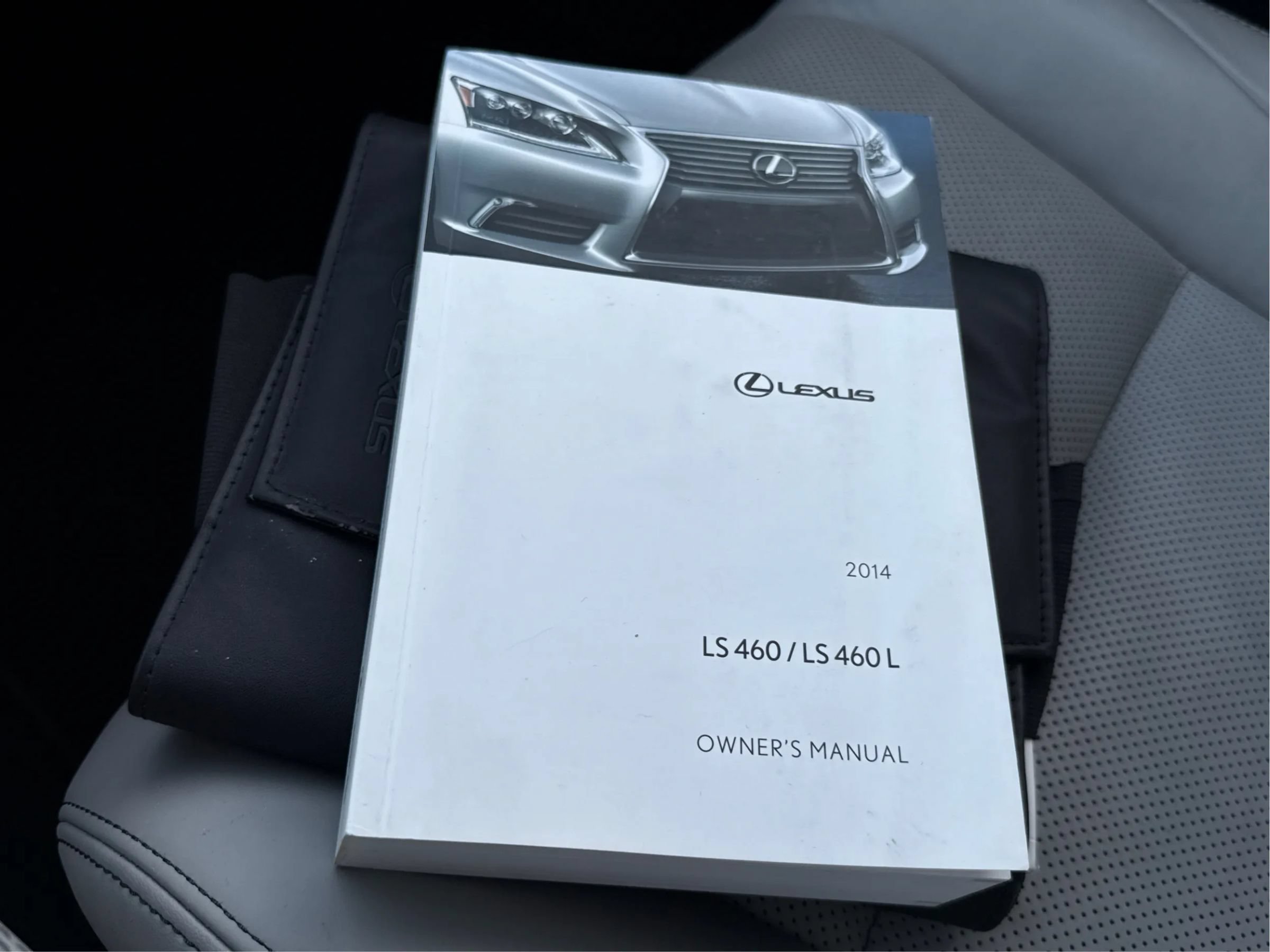 Used 2014 Lexus LS 460 w/ Comfort Package RWD image 16