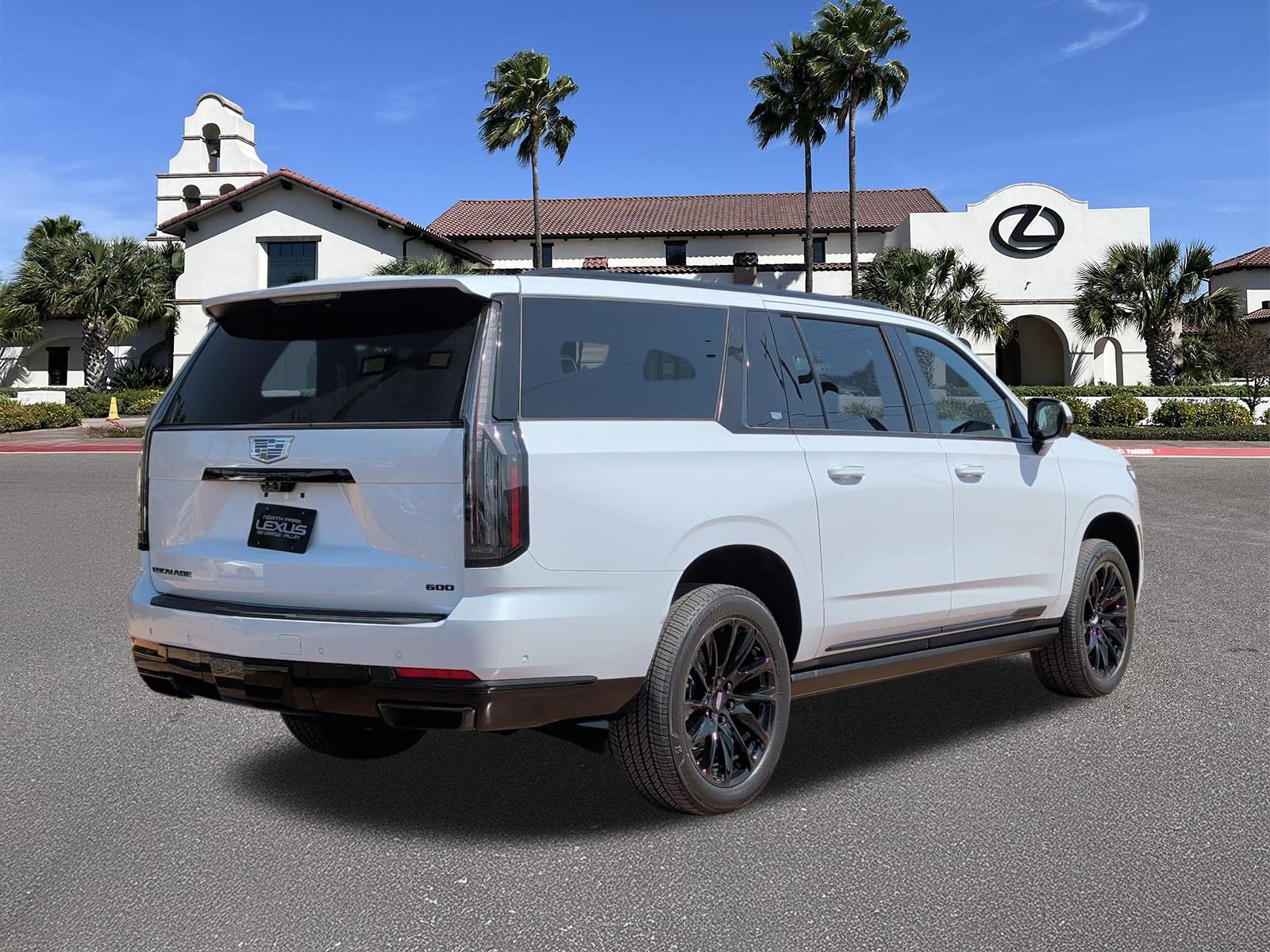 Used 2026 Cadillac Escalade ESV Sport w/ LPO, ONYX Package image 2