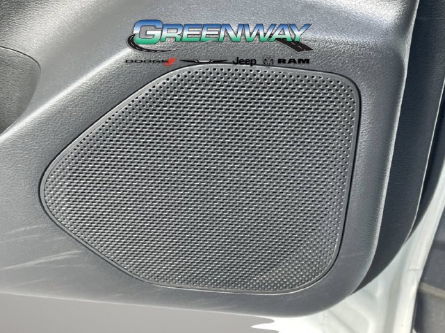 Used 2024 Nissan Rogue SV AWD/4WD image 16