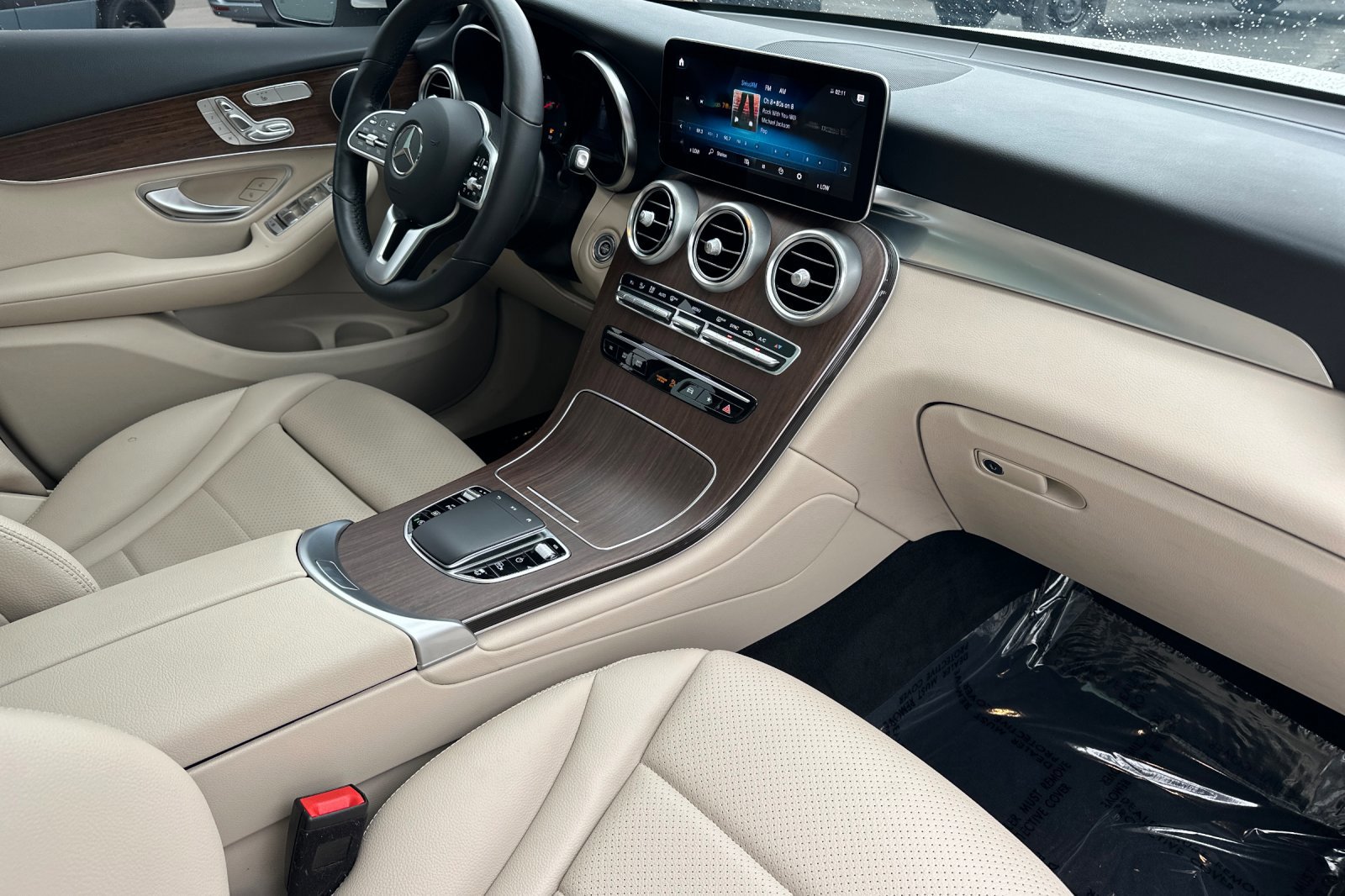 Used 2022 Mercedes-Benz GLC 300 4MATIC w/ Premium Package Lite image 16