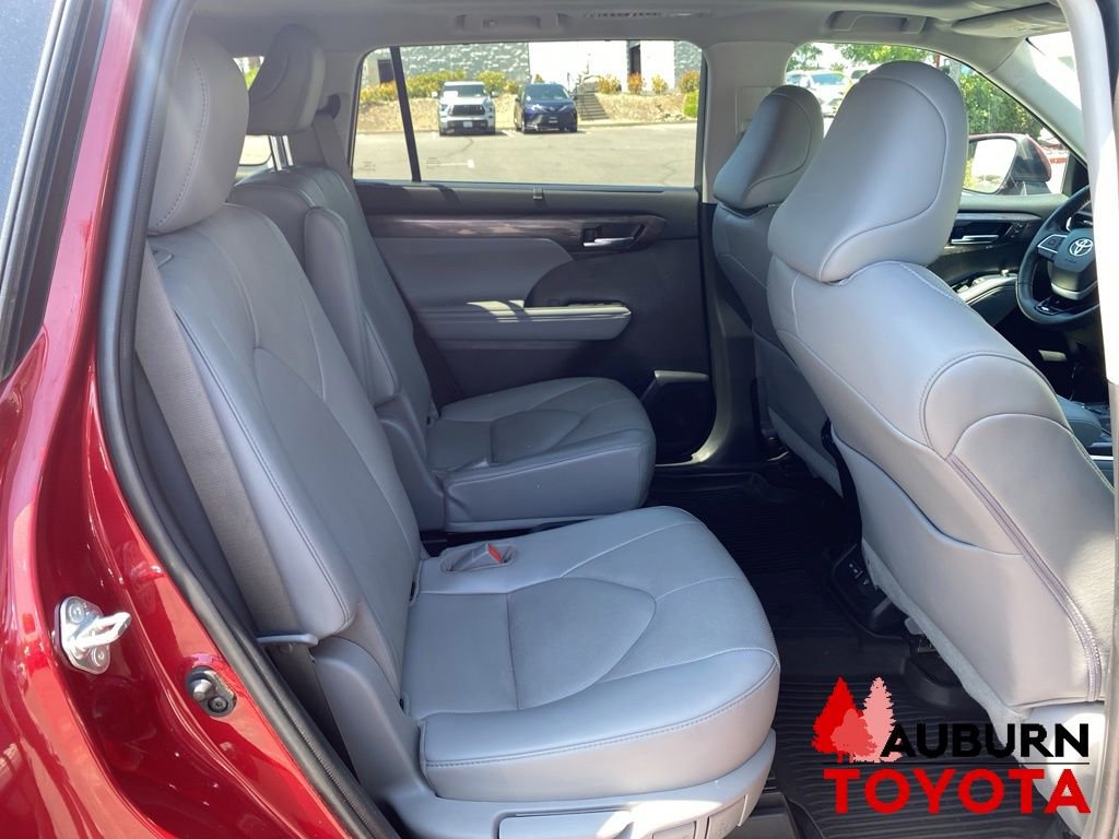 Used 2022 Toyota Highlander Platinum AWD/4WD image 19