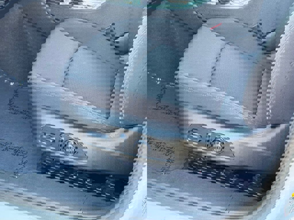 Used 2021 Chevrolet Malibu LT image 25