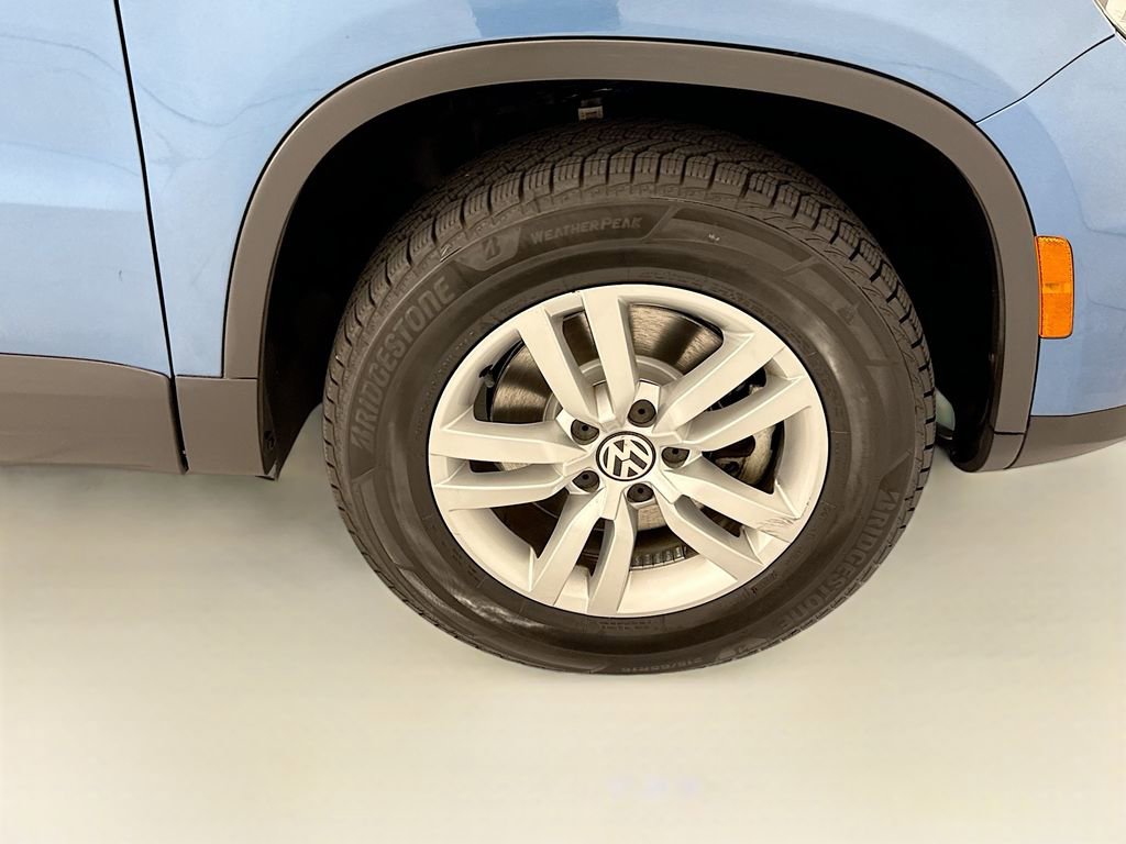 Used 2017 Volkswagen Tiguan S FWD image 30