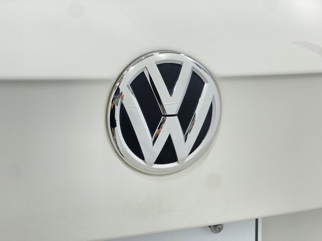 Used 2021 Volkswagen Tiguan S image 37