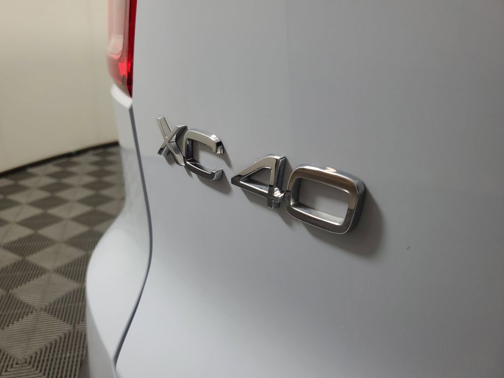 Used 2026 Volvo XC40 B5 Plus AWD/4WD image 10