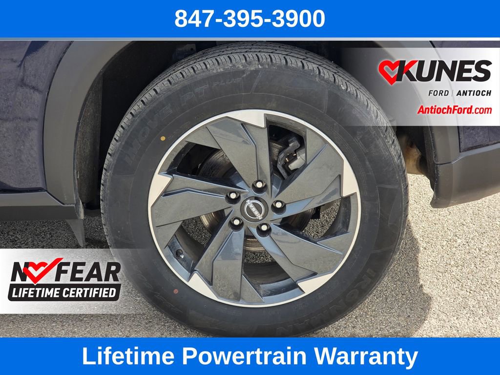 Used 2025 Nissan Rogue SV image 11