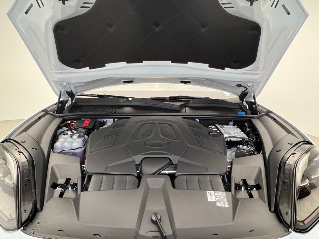 New 2025 Porsche Cayenne Coupe image 26