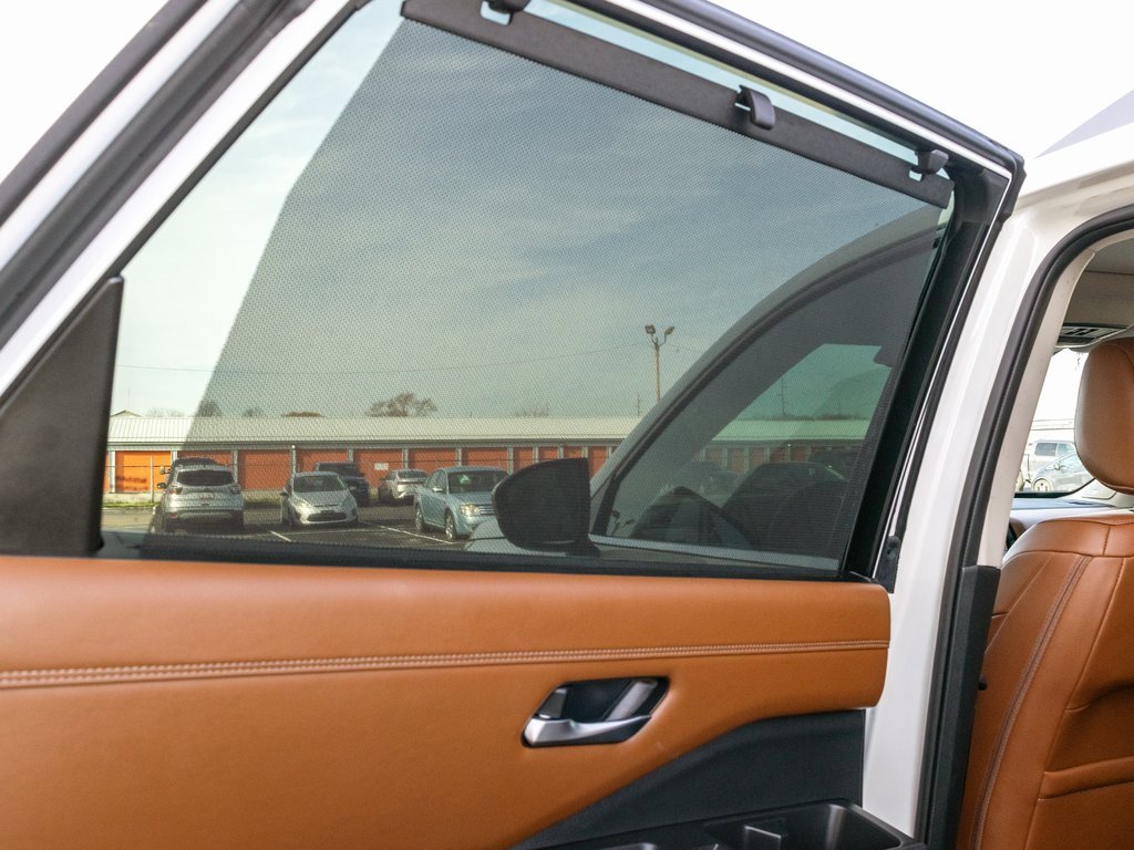 Used 2024 Nissan Pathfinder Platinum image 36