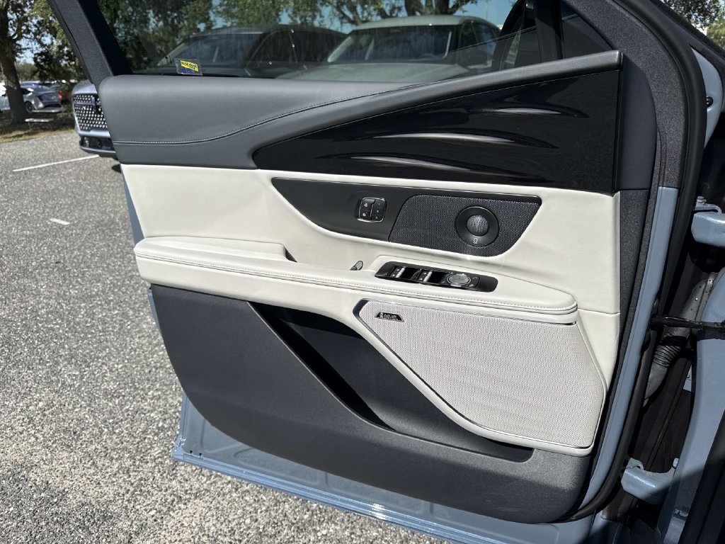 New 2026 Lincoln Nautilus Reserve AWD/4WD image 18