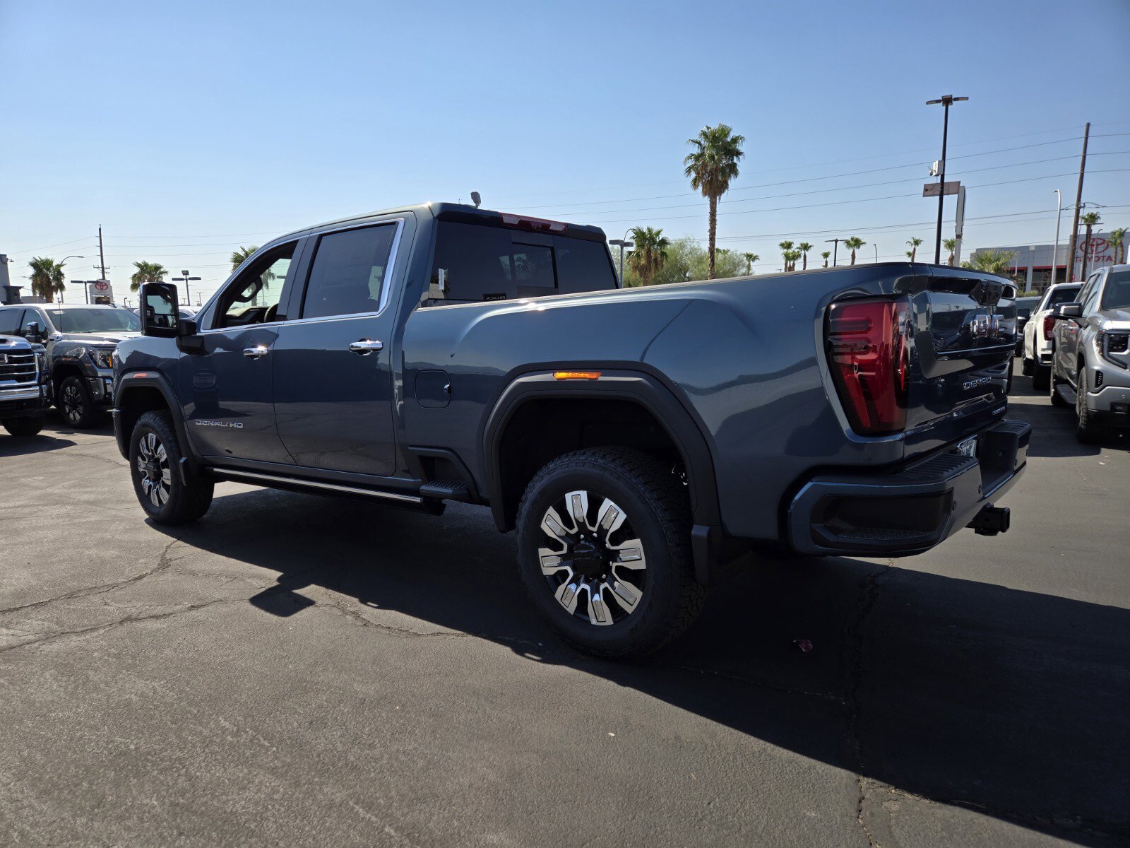 New 2025 GMC Sierra 2500 Denali w/ Denali Reserve Package image 3