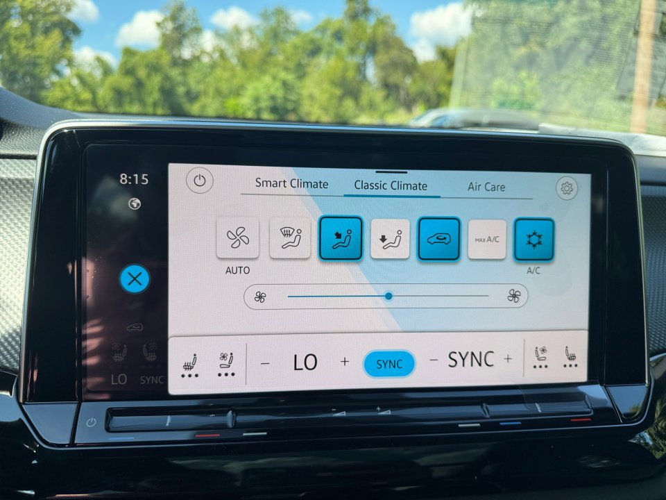 New 2026 Volkswagen Atlas Cross Sport SEL R-Line image 16