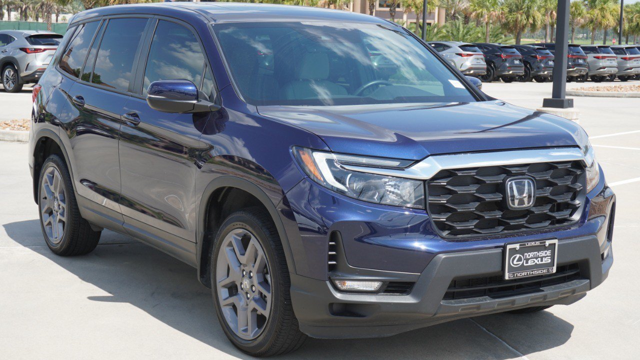 Used 2023 Honda Passport EX-L image 3