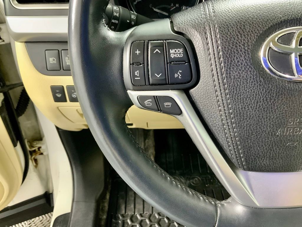 Used 2016 Toyota Highlander Limited Platinum image 23
