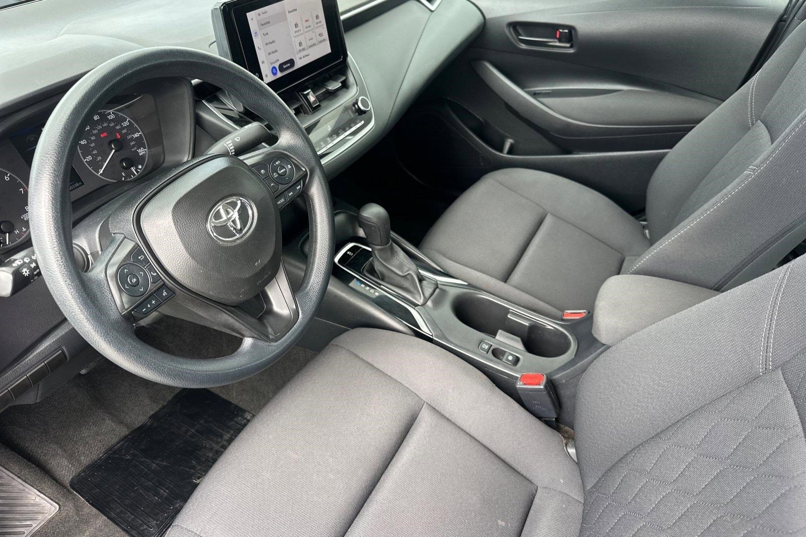 Used 2024 Toyota Corolla LE image 4