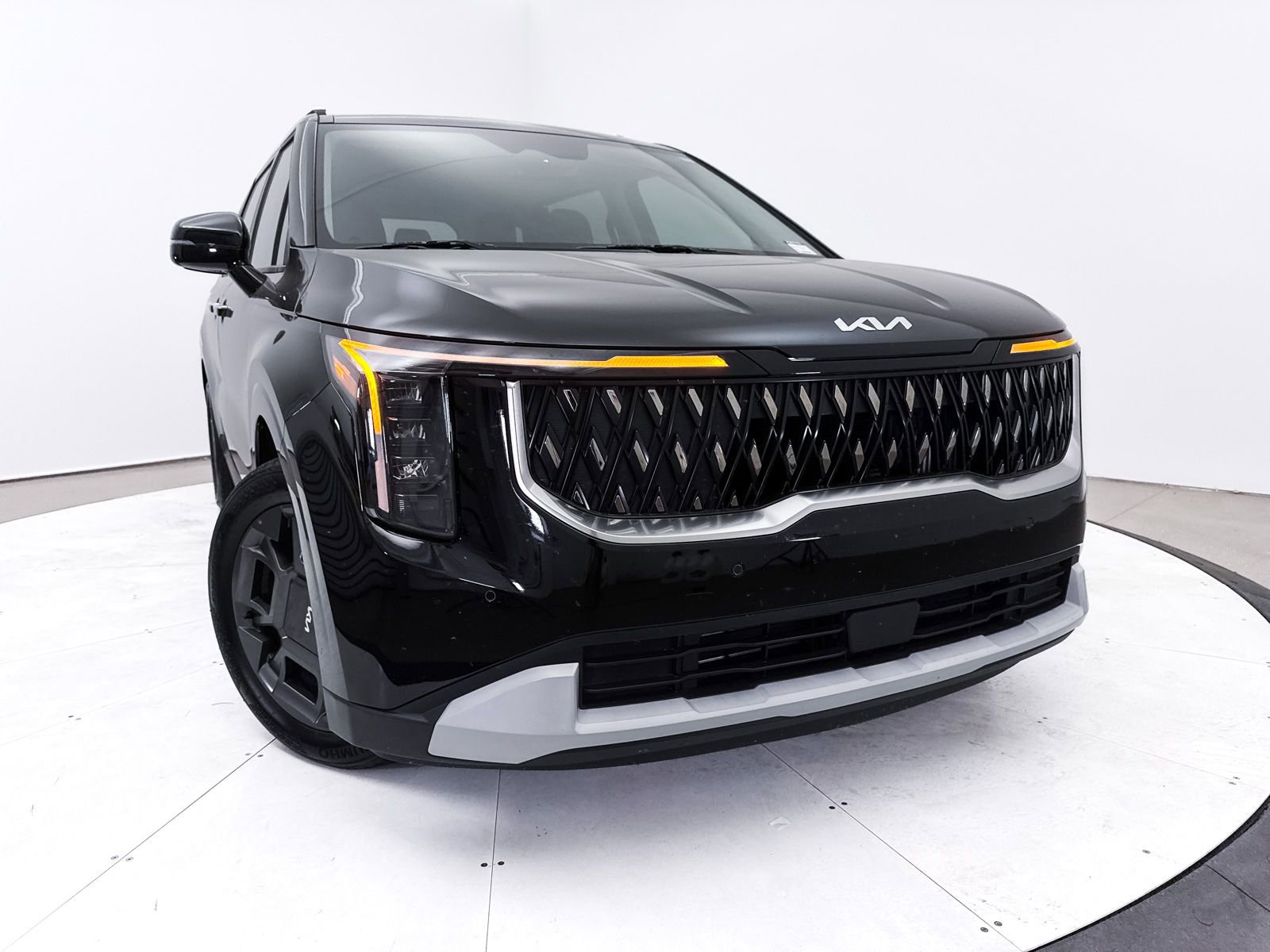 Certified 2025 Kia Carnival EX image 6