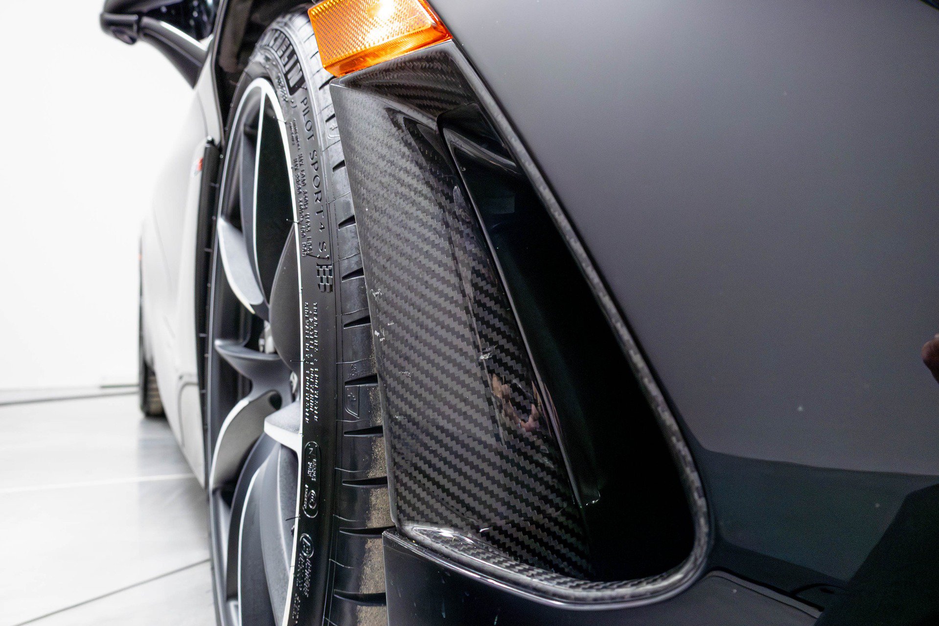 Used 2019 McLaren 720S Luxury RWD image 41