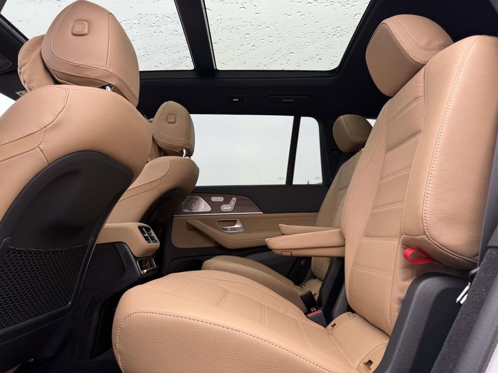 Used 2026 Mercedes-Benz GLS 580 4MATIC image 26