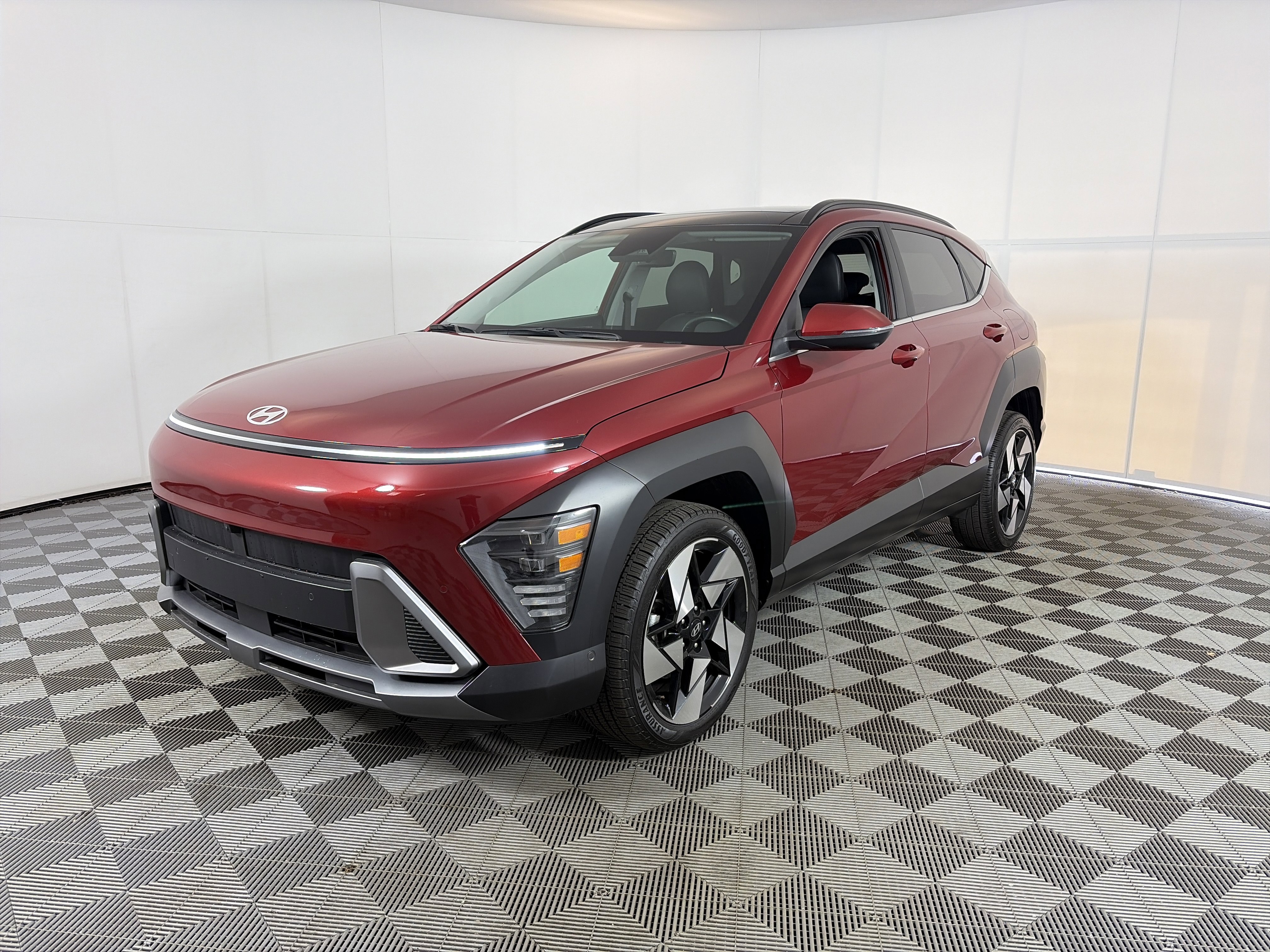 Used 2024 Hyundai Kona Limited AWD/4WD image 2