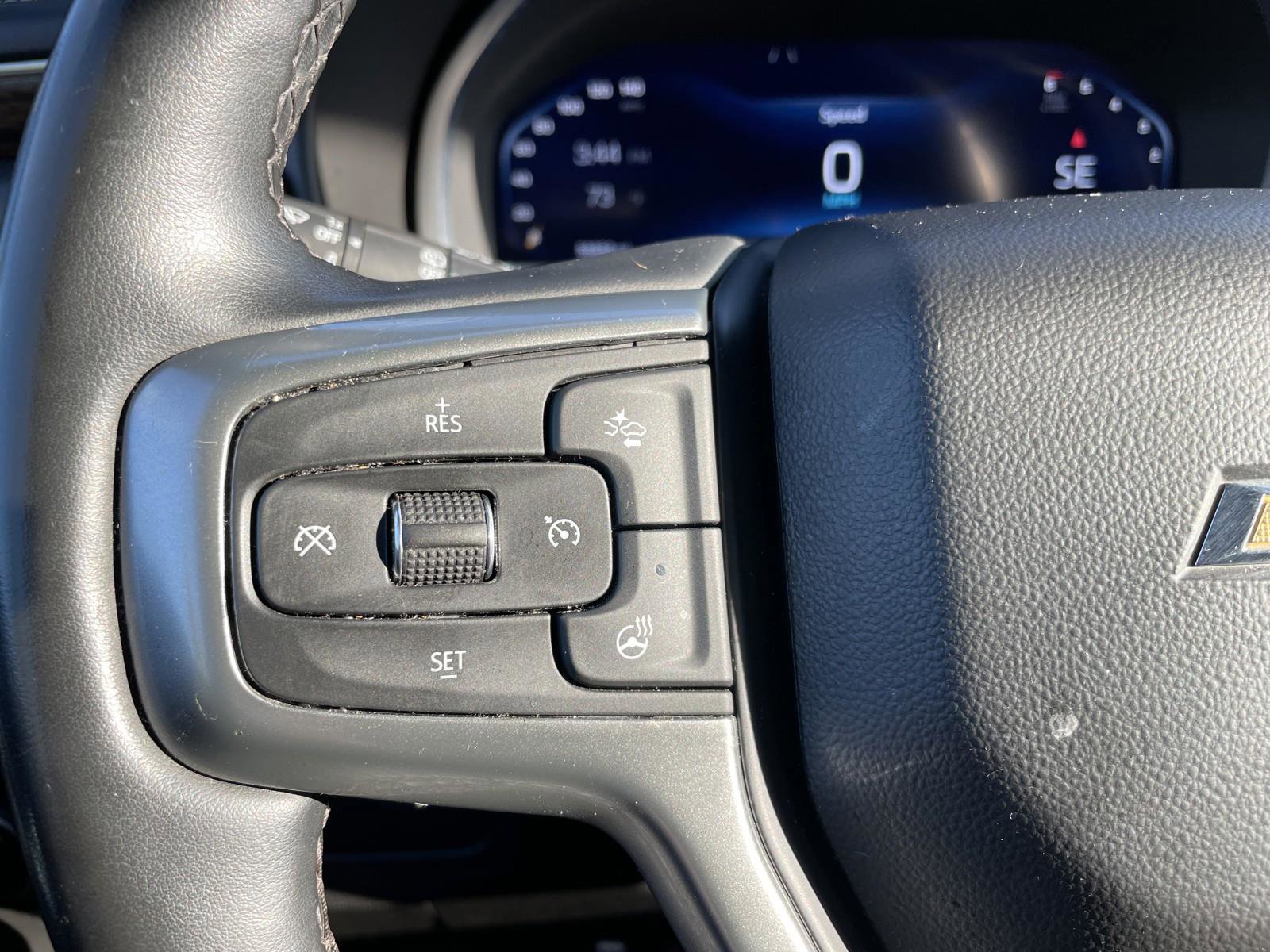 Used 2023 Chevrolet Suburban Premier image 16