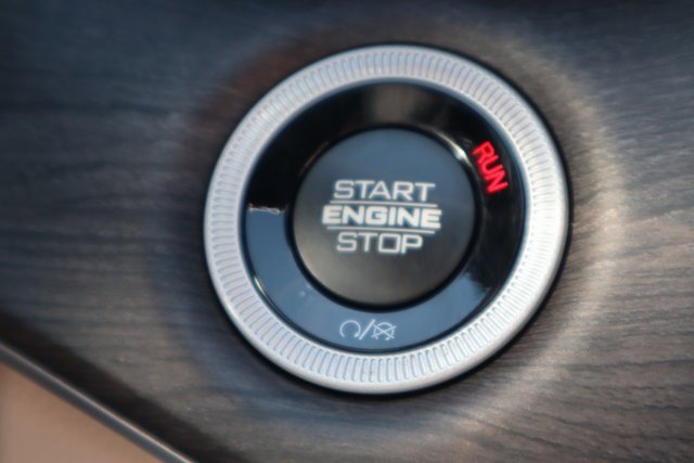 New 2025 Jeep Grand Cherokee Limited w/ Trailer Tow Package image 11