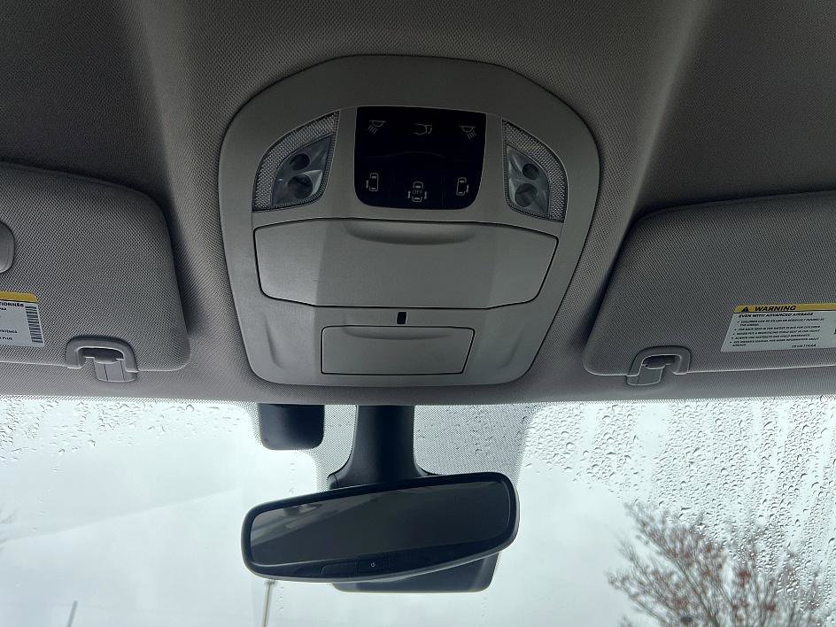 Used 2021 Chrysler Pacifica Touring-L image 25