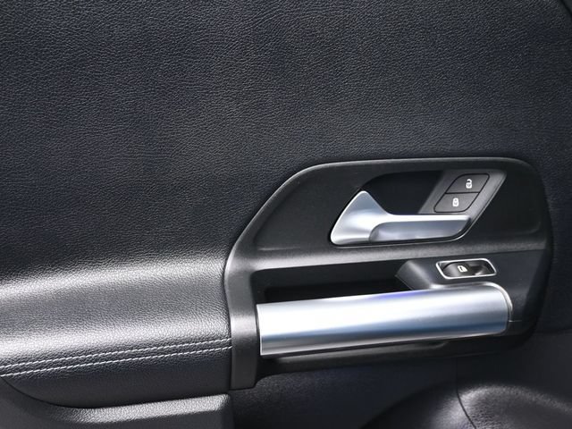 Used 2023 Mercedes-Benz GLA 250 4MATIC w/ Premium Package image 15