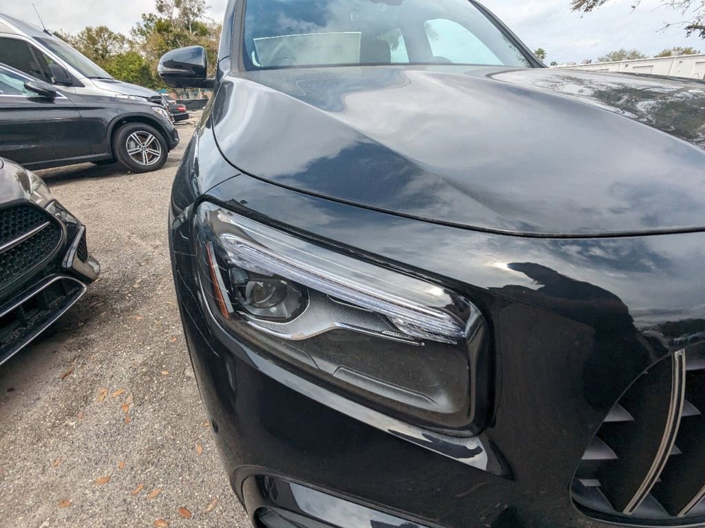 New 2024 Mercedes-Benz GLB 35 AMG 4MATIC image 7