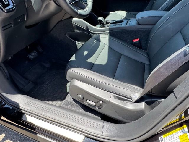 New 2025 Volvo XC40 B5 Core w/ Climate Package image 14